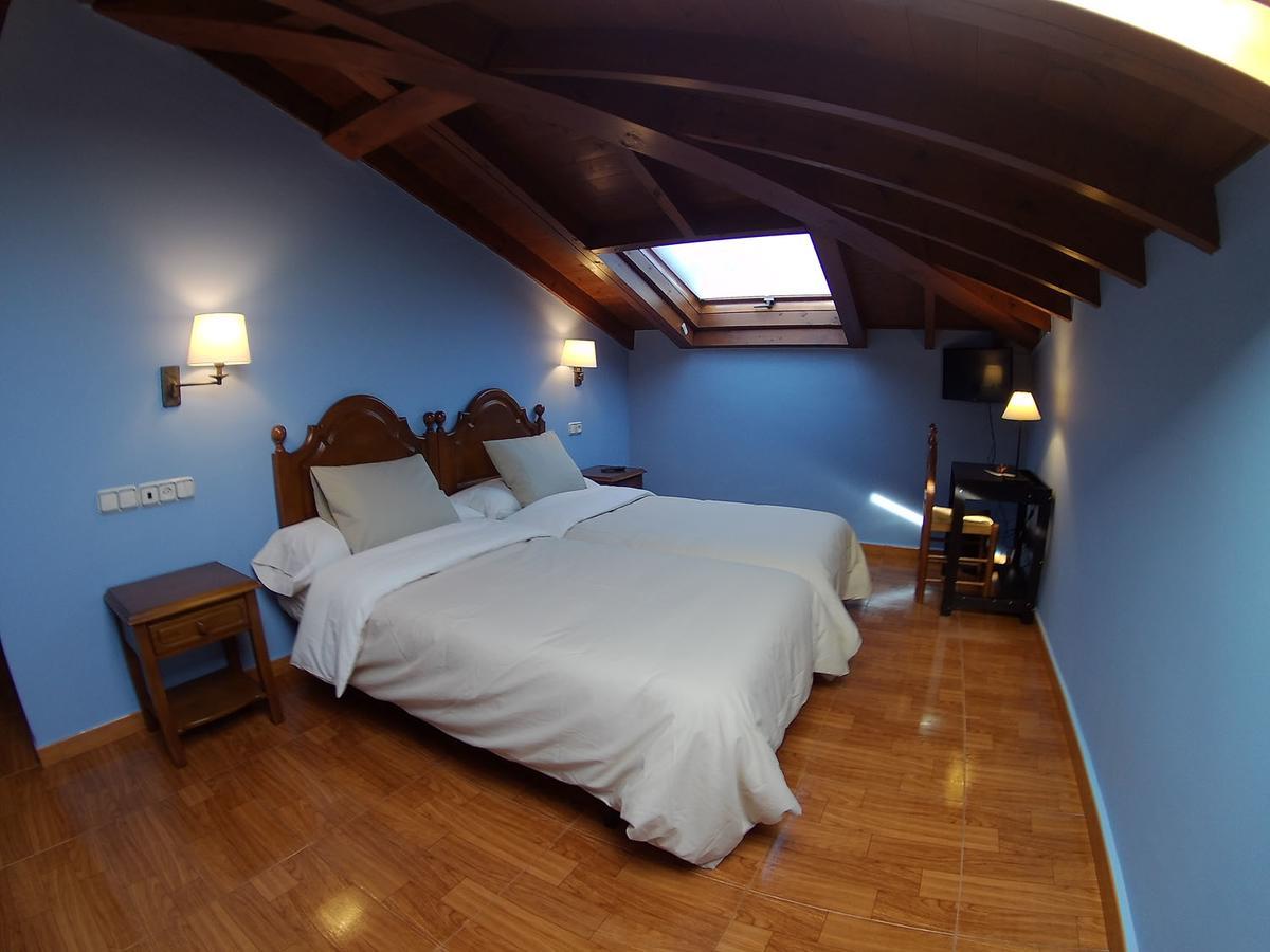 Hotel Pilones Infiesto Luaran gambar