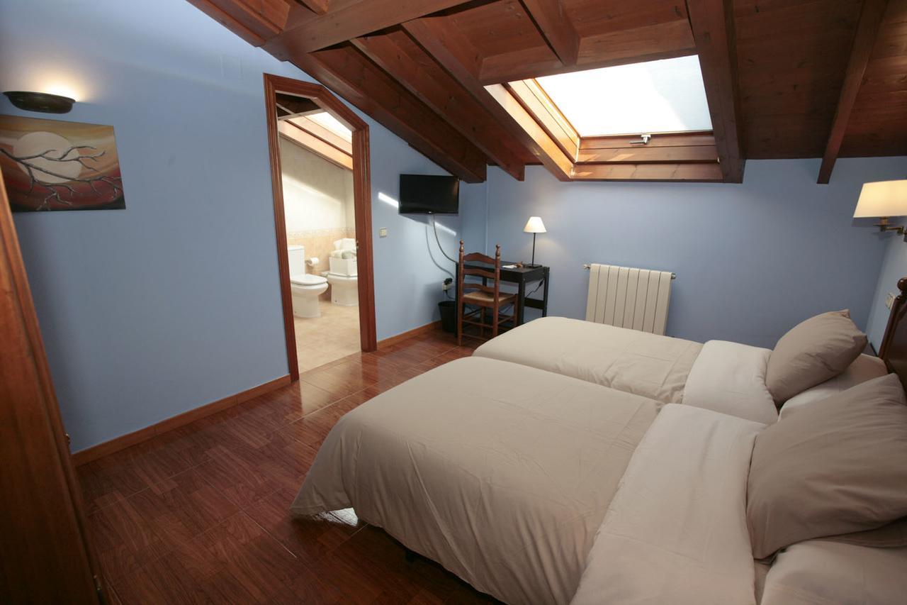 Hotel Pilones Infiesto Luaran gambar