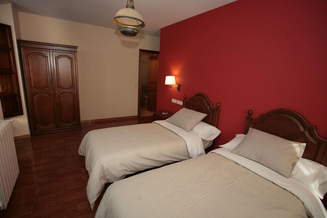 Hotel Pilones Infiesto Luaran gambar
