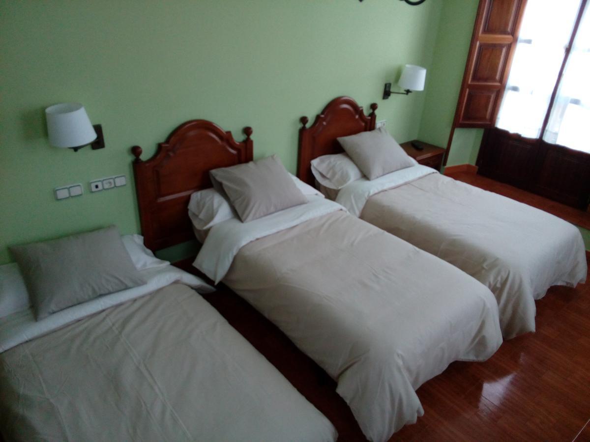 Hotel Pilones Infiesto Luaran gambar