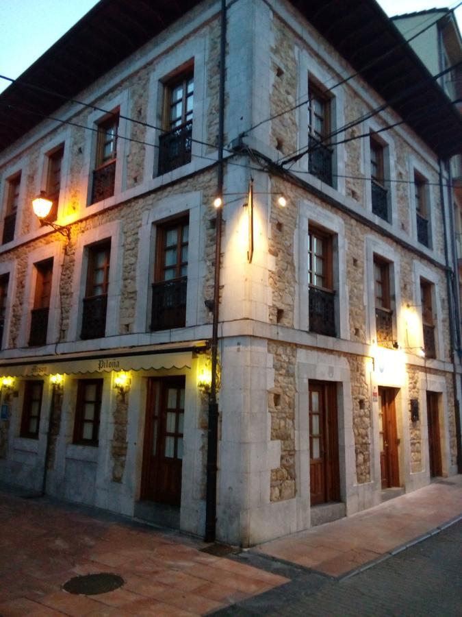 Hotel Pilones Infiesto Luaran gambar