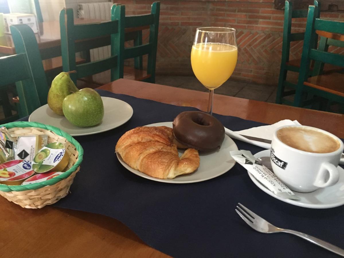 Hotel Pilones Infiesto Luaran gambar