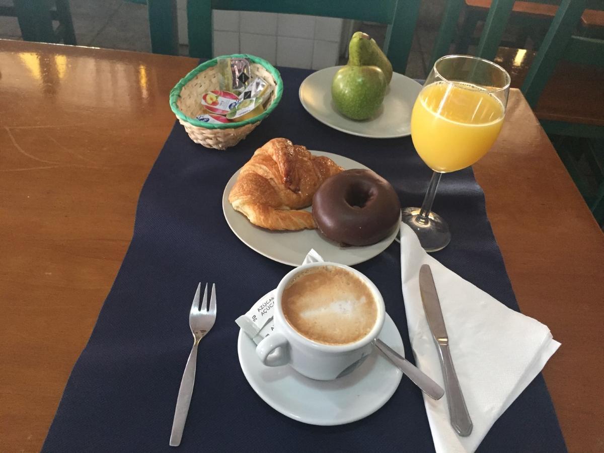Hotel Pilones Infiesto Luaran gambar