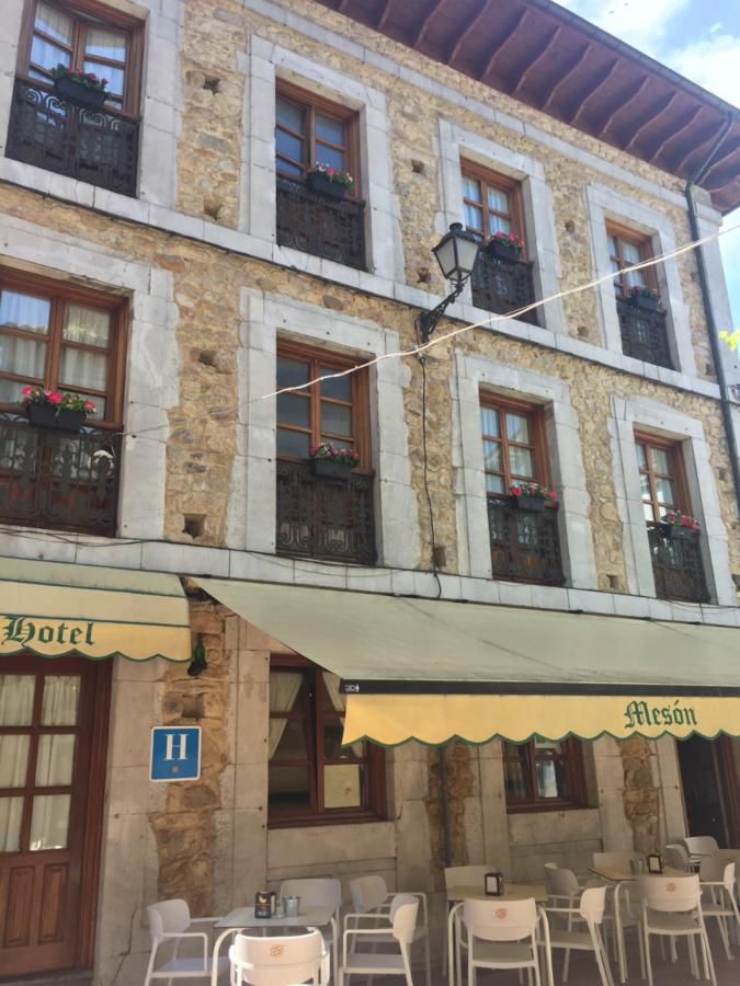 Hotel Pilones Infiesto Luaran gambar